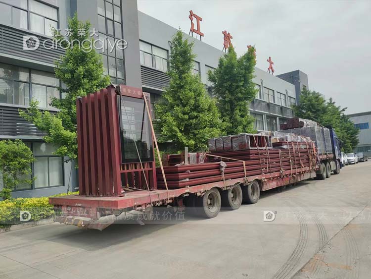 山東智慧公交候車(chē)亭第十批裝車(chē)發(fā)貨完成